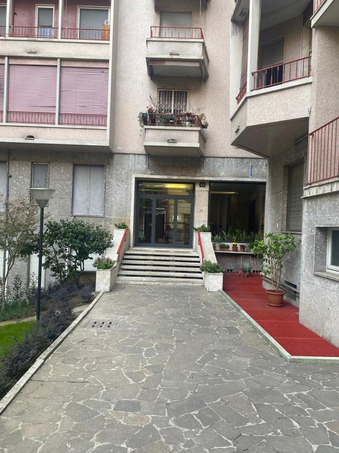 Milano Syle. Appartement Buitenkant foto